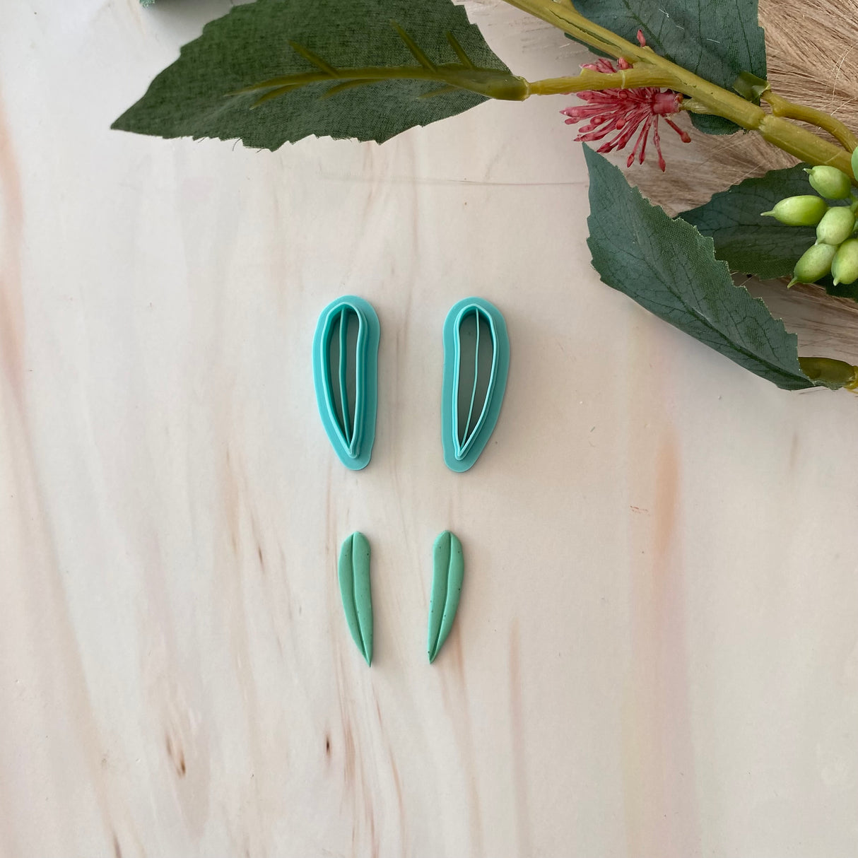Gum Leaf with Imprint Cutter