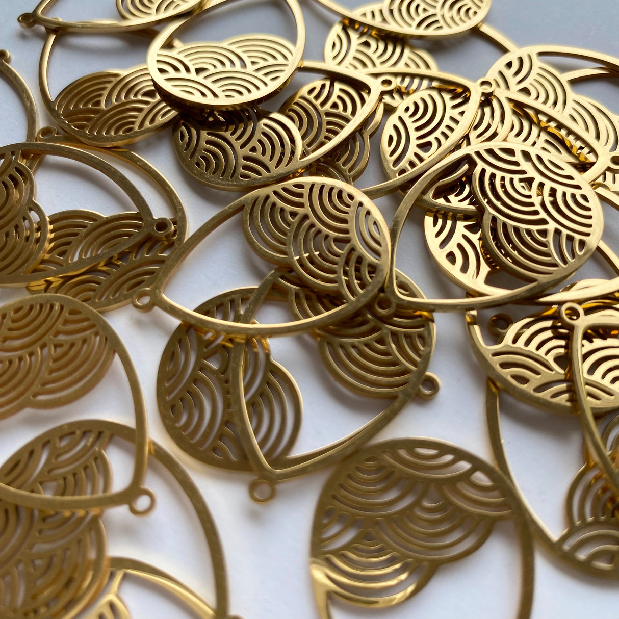 Rolling Waves Charms - Gold Plated Stainless Steel - 10 pack