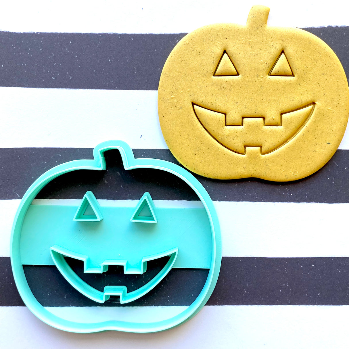 Jack-o-Lantern Pumpkin Decor Cutter