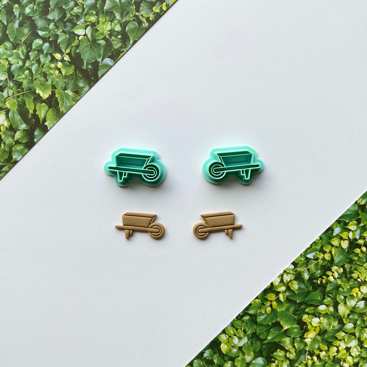 Wheelbarrow Mirrored Cutter Set