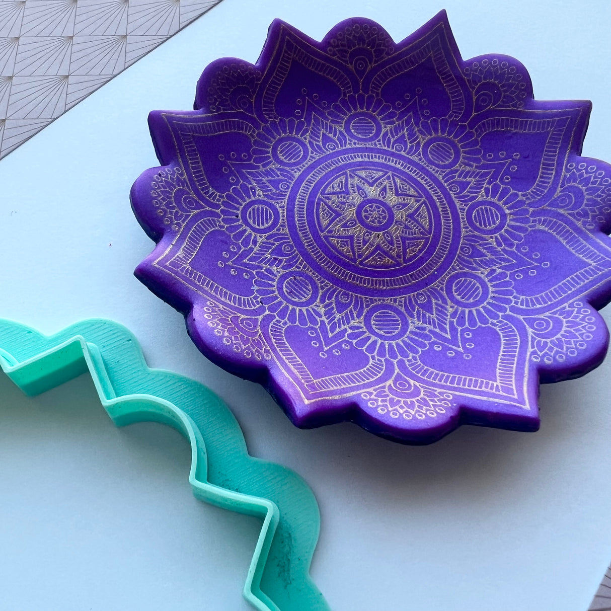 Intricate Mandala Decor Cutter