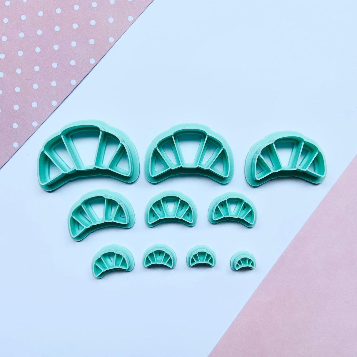 Croissant Cutter