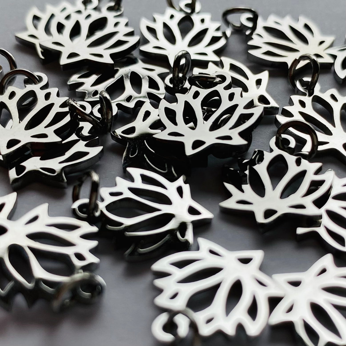 Lotus Charms - Stainless Steel - 10 pack