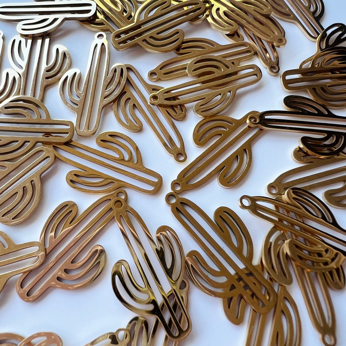 Cactus Charms - Gold Plated Stainless Steel - 10 pack
